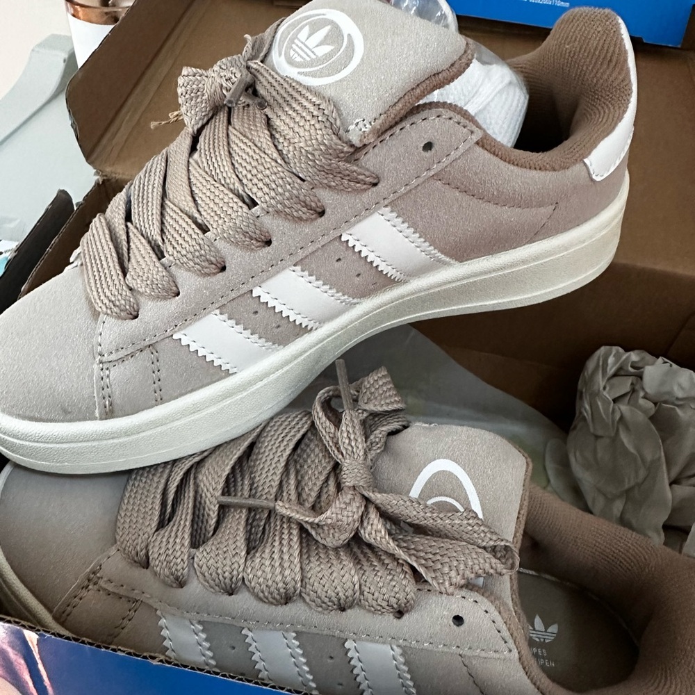 Adidas campus 00 Beige and White Sneakers